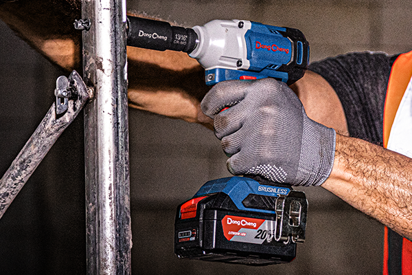 What Is The Electric Impact Wrench And How Can I Use It?