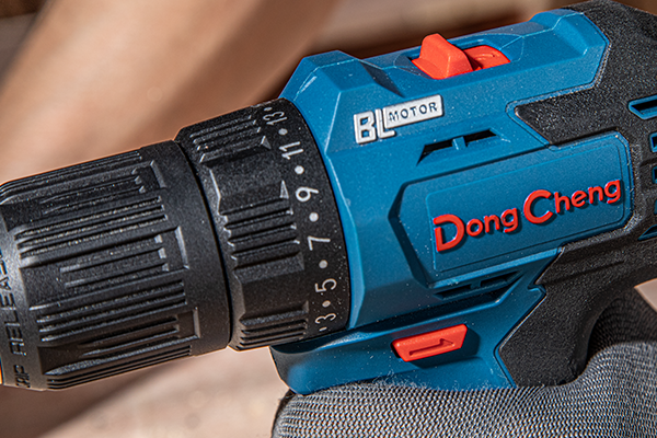 What Features Can You Expect From A Brushless Hammer Drill?